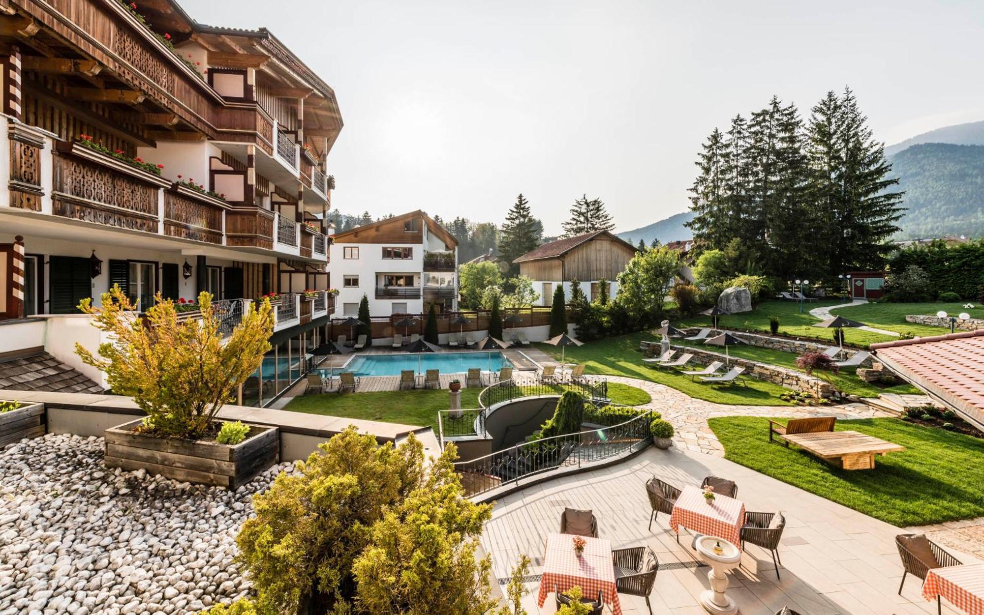 Mirabell Dolomites Hotel - Luxury Ayurveda & Spa Olang Exteriér fotografie